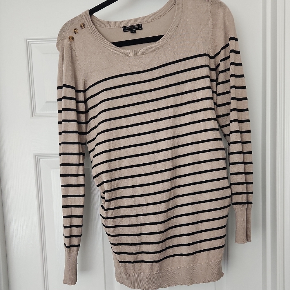 LETY & ME Patton Maternity Button Detail Sweater